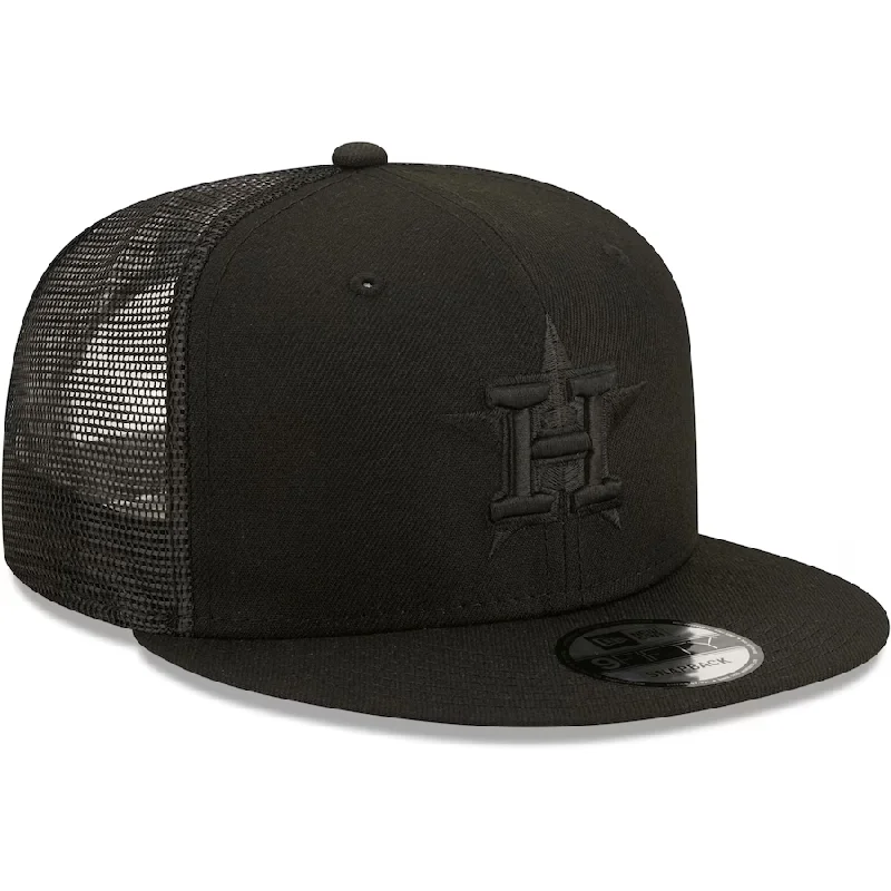 Iconic Outdoor Hat-New Era Houston Astros Blackout 9FIFTY Trucker Snapback Hat